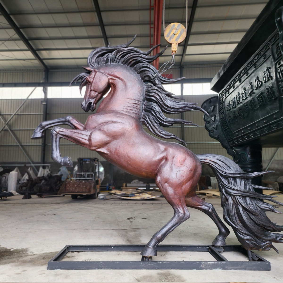 large bronze thoroughbred horse sculpture