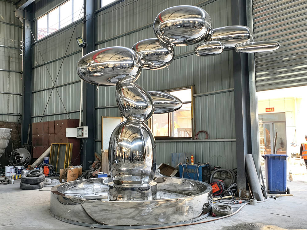 Sculpture 04 completed -- Moscow park stainless steel project