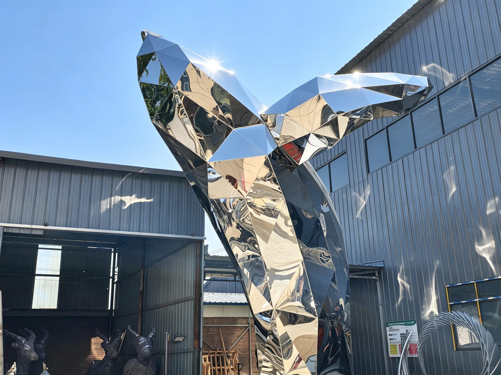 Sculpture 03 completed -- Moscow park stainless steel project