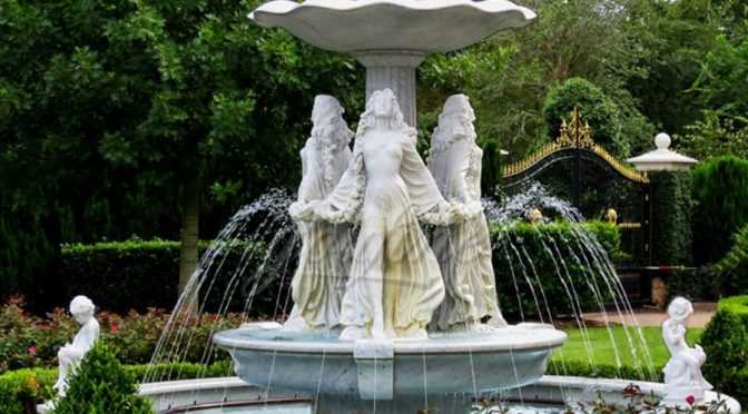 Woman Hand Carved White Marble Water Fountain Suppliers