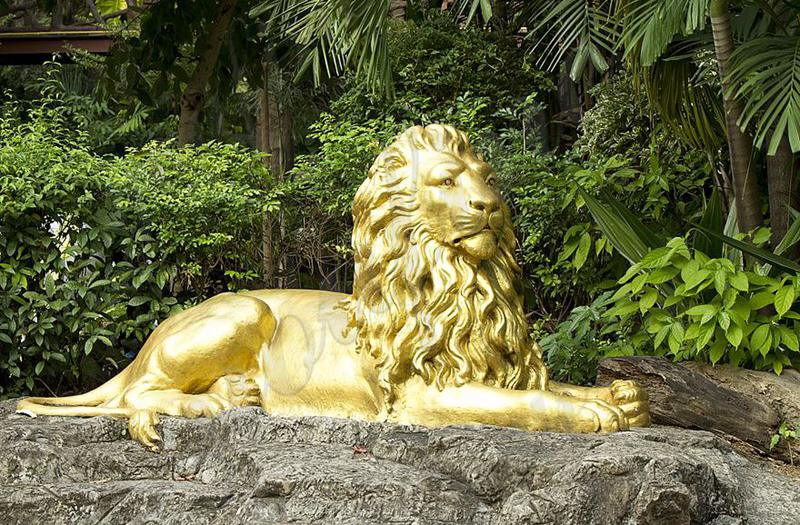 Bronze lying lion statues