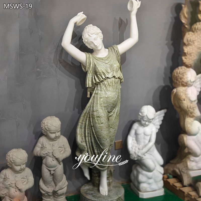 Dansende nimf met cimbalen sculptuur