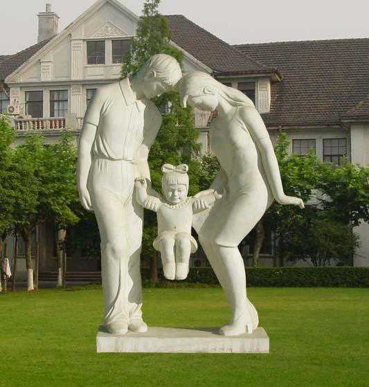 Outdoor Decorated White Marble Parents and Child Sculpture