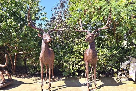 deer sculpture for outside