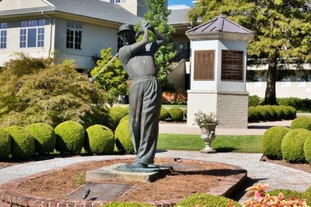 Leisurely life size outdoor bronze golf garden statue