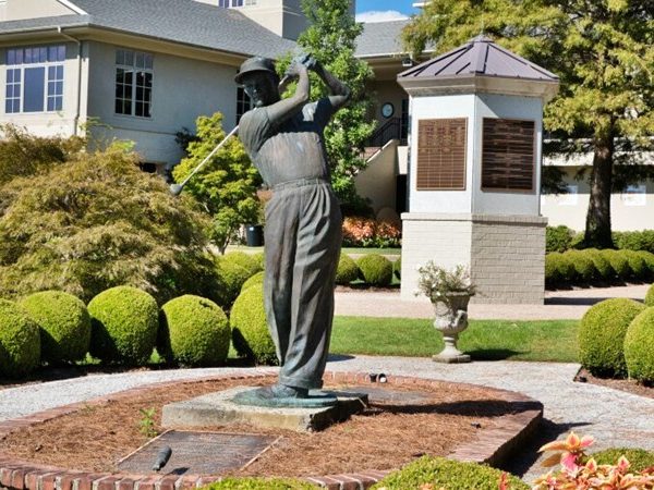 Leisurely life size outdoor bronze golf garden statue