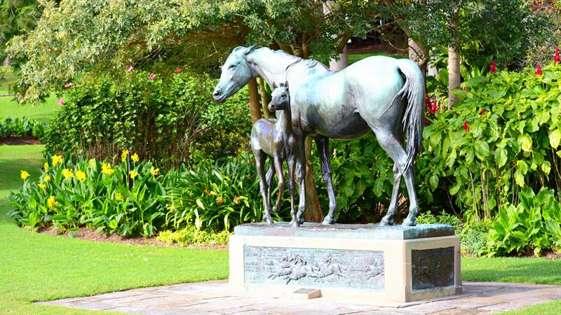 mare and foal statue