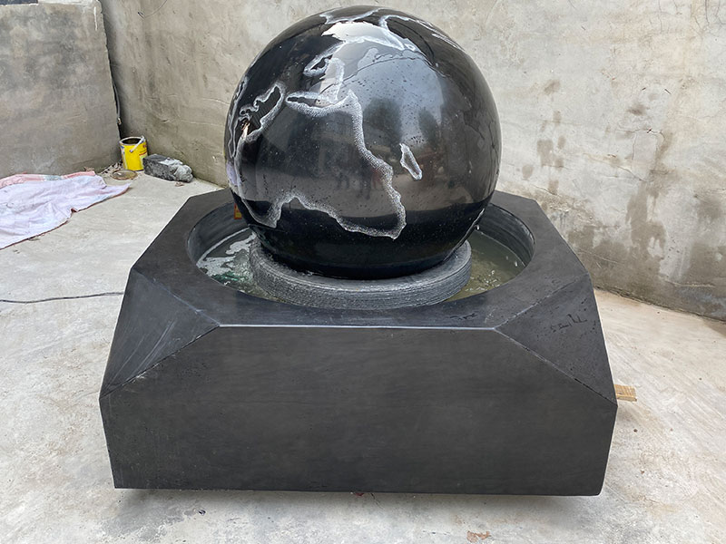Rolling Sphere Fountain