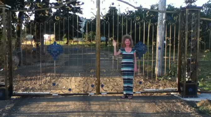Gate with Candice