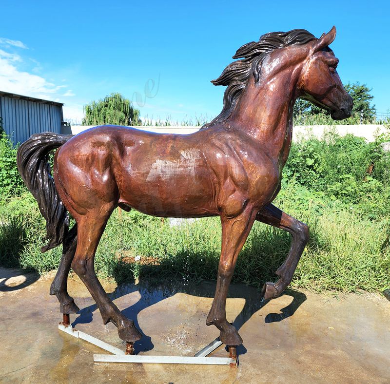 bronze horse sculpture