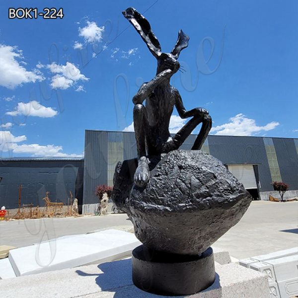 Rabbit Statue Details: