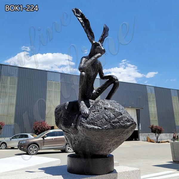 Rabbit Statue Details: