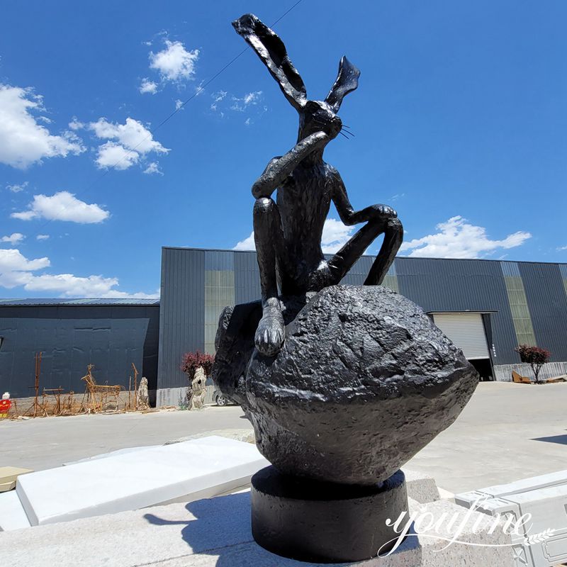 Rabbit Statue Details: