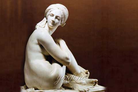 wit marmeren Odalisque sculptuur