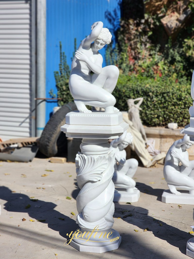 Crouching Venus statue