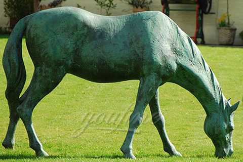 Life size outdoor bronze eating grass standing horse sculptures for garden BHS-083