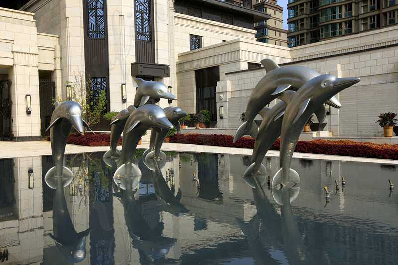 contemporary outdoor sculptures