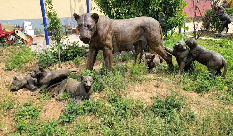 large outdoor lion statues-YouFine Sculpture