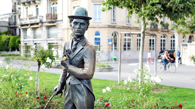 charlie chaplin statue