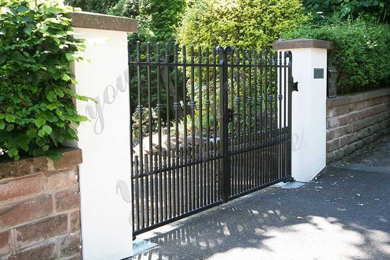 IOK-185 wrought-iron-garden-gates-and-fencing-designs