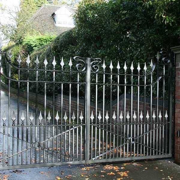 Modern Front Door Metal Art Swings Driveway Iron Entry Gate Design for House IOK-191