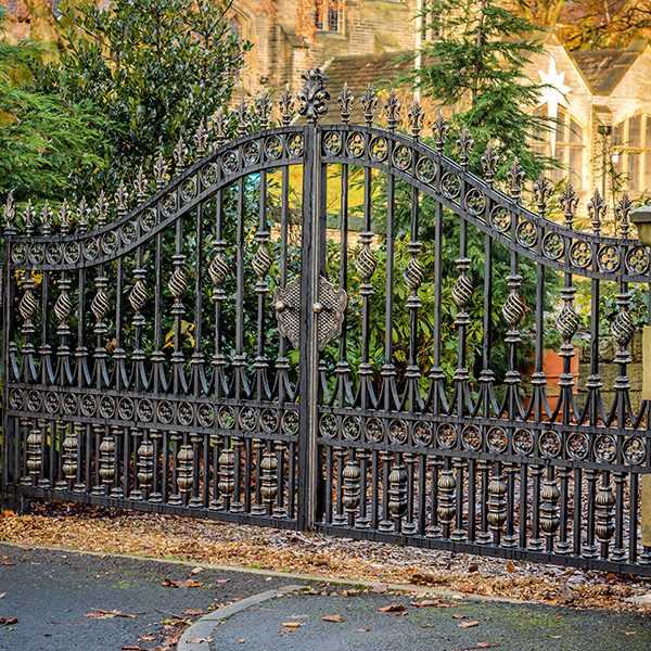 Modern metal art double driveway front entry wrought iron gate designs for house decor--IOK-194