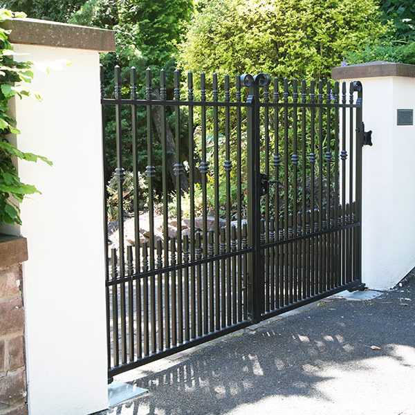 Simple metal garden entrance wrought iron garden gates and fencing designs for sale--IOK-190