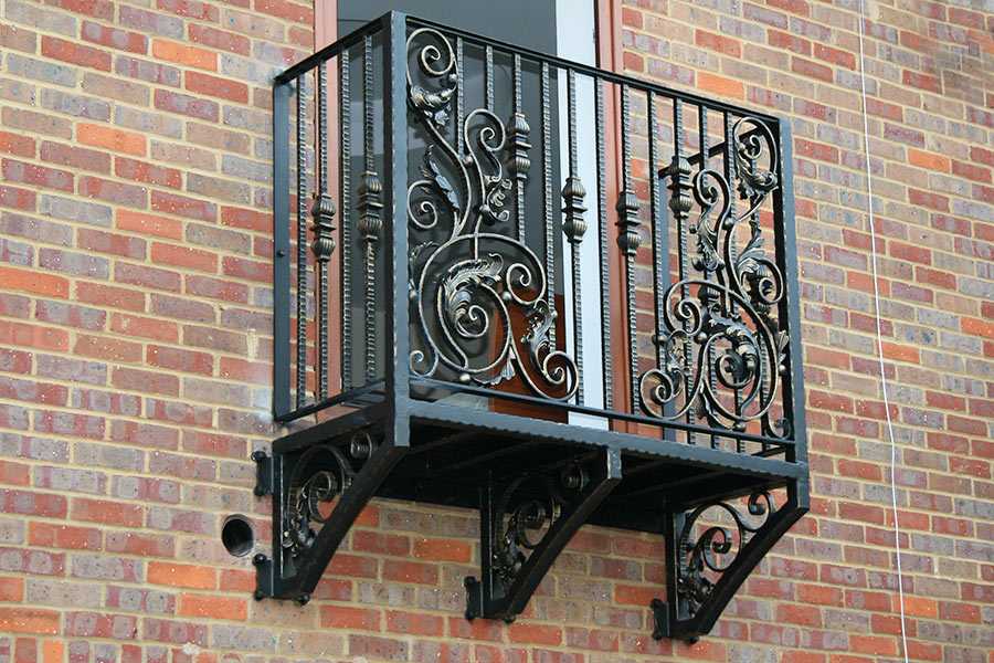 Faux high quality modern outdoor wrought iron fence for window balcony decor for sale–IOK-151