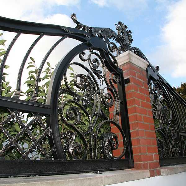 Luxury metal art modern aphrodite wrought iron railing design for sale–IOK-212