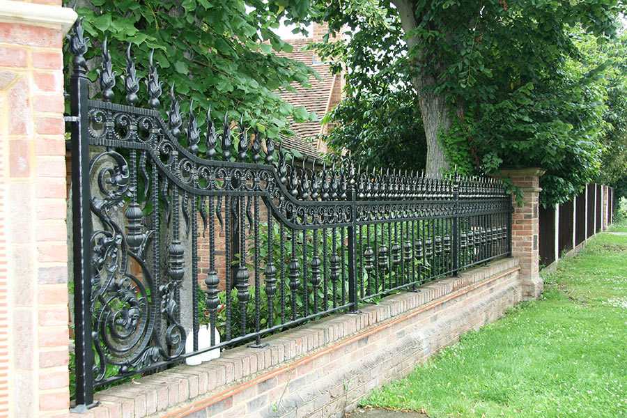 Modern Metal Yard Wrought Iron Fence Ideas for Sale From China Factory IOK-220