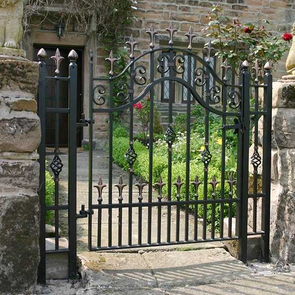 Simple and inexpensive metal single side entrance wrought iron gates