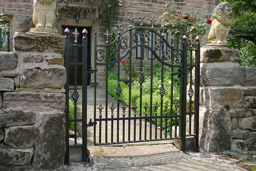 Wrought Iron Gates with Fence  Design Single Side Entrance for Sale IOK-203