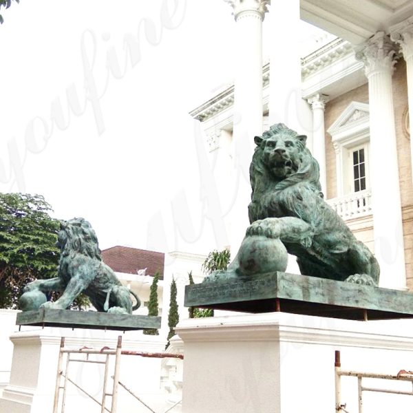bronze lion statue outdoor