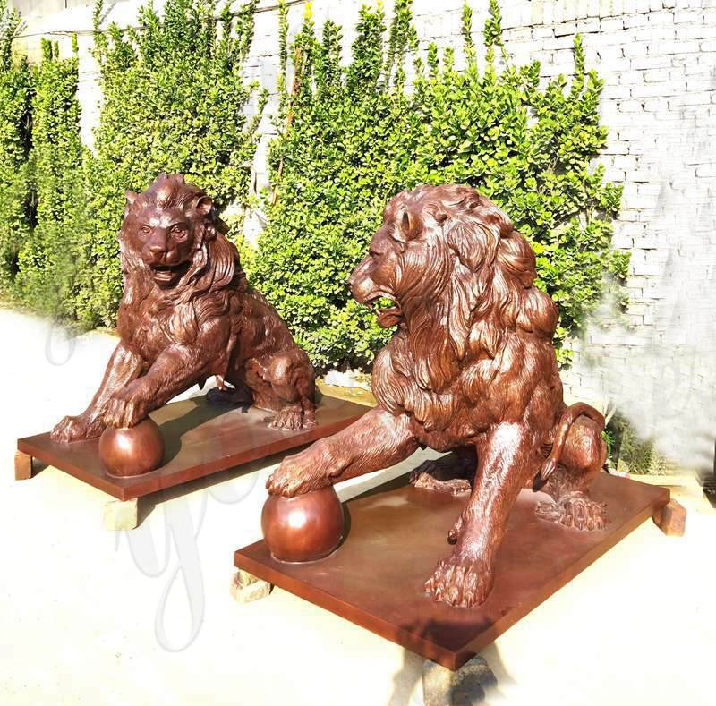bronze mountain lion statue