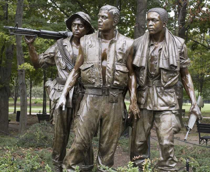 Three Soldiers vietnam veterans memorial statue replica