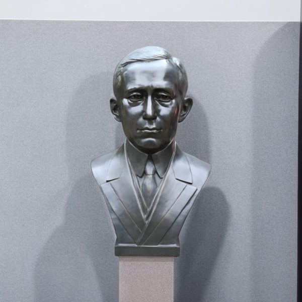 Guglielmo Marconi famous bust statues