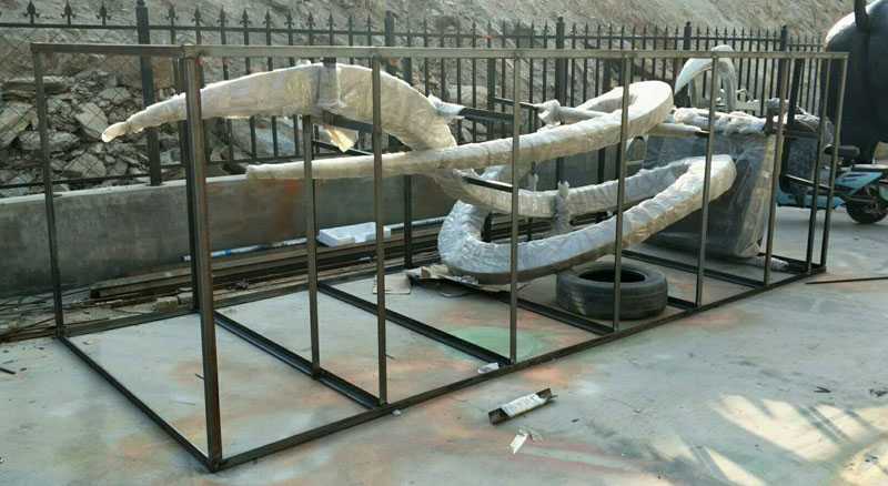 packaging of stainless steel sculpture