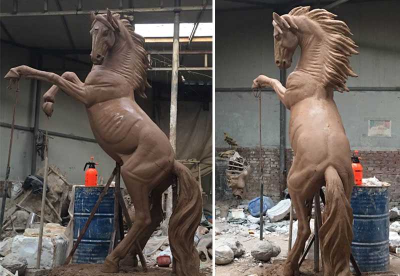 Clay-model-of-horse-statue