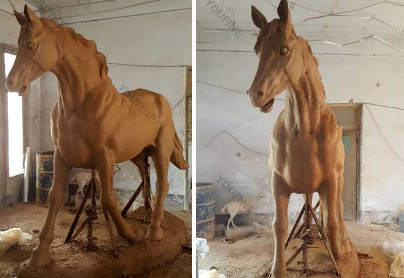 Clay-model-of-horse-statues