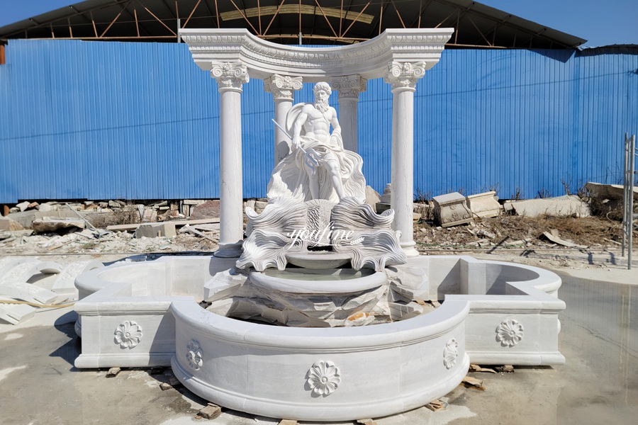 Neptune sculpture Trevi fountain