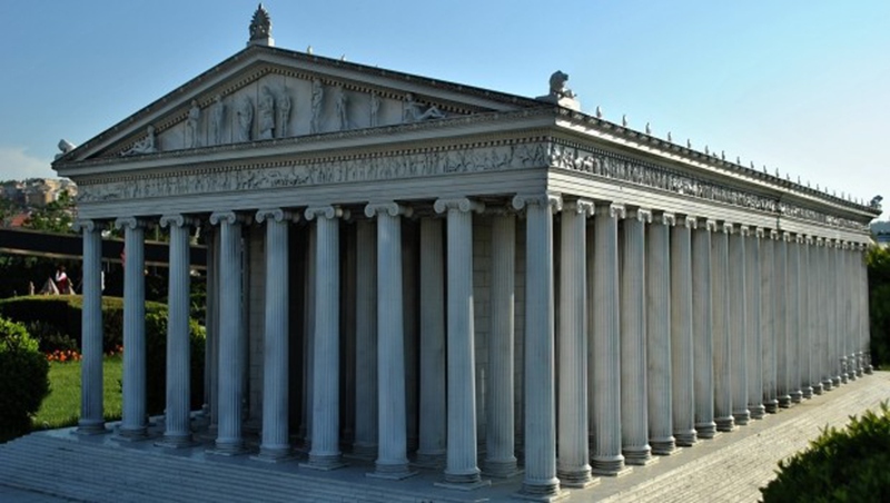 Ionic columns - Temple of Artemis