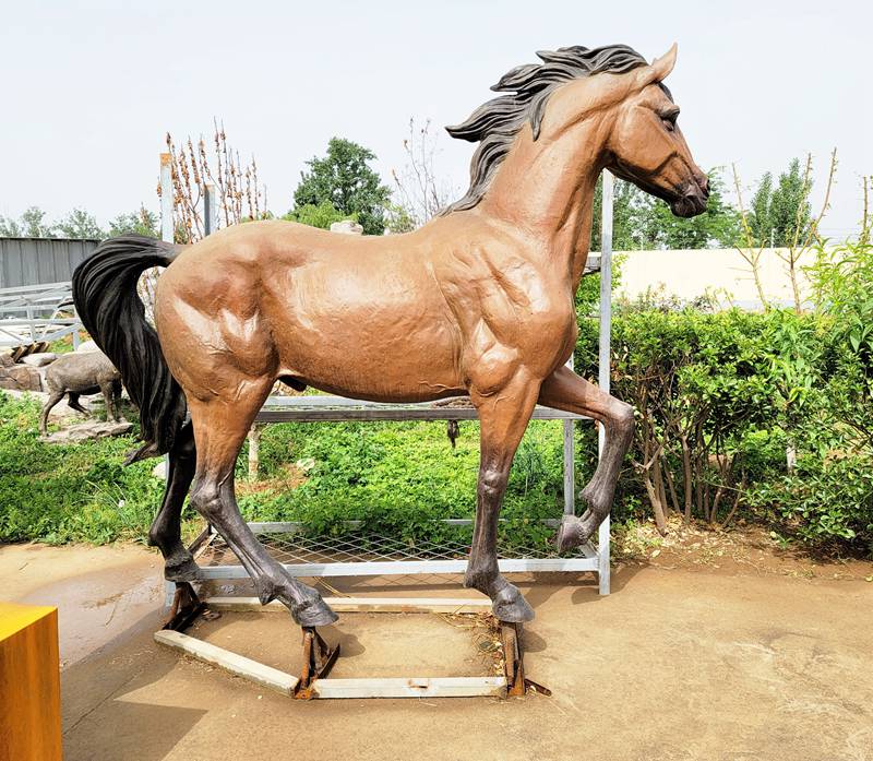 bronze horse statue