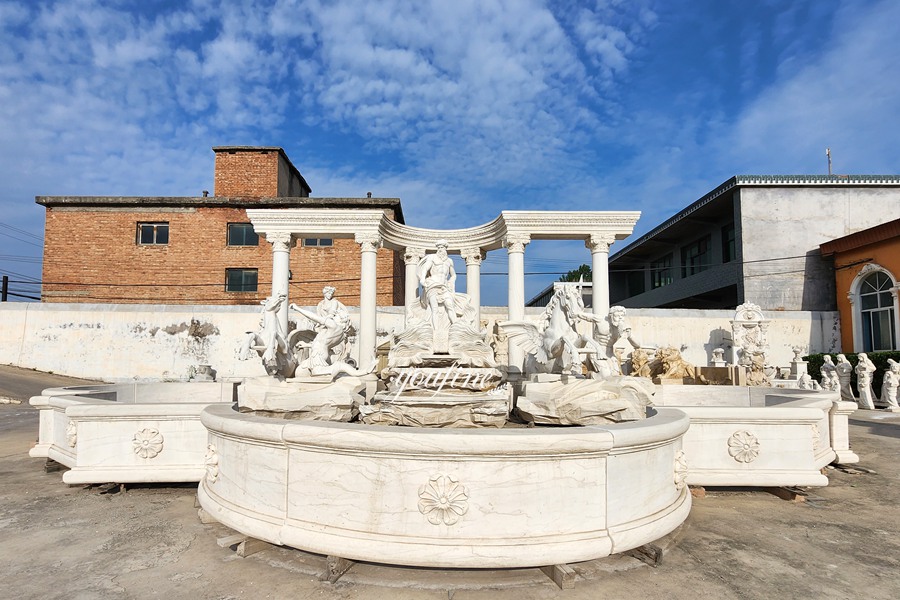 large Column-style Trevi fountain
