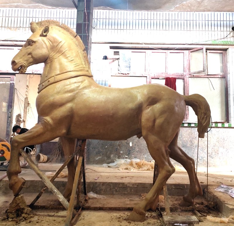 life size horse statues