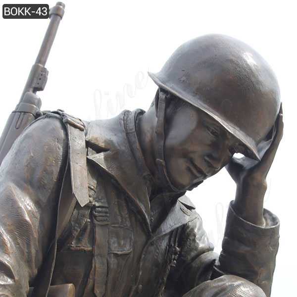 kneeling soldier statue