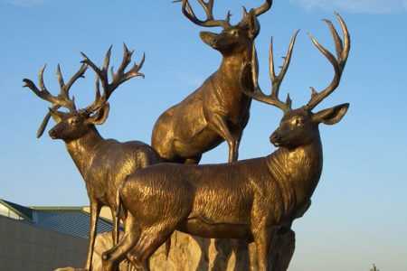 Do you know the different meaning of deer statue between China and Western ?