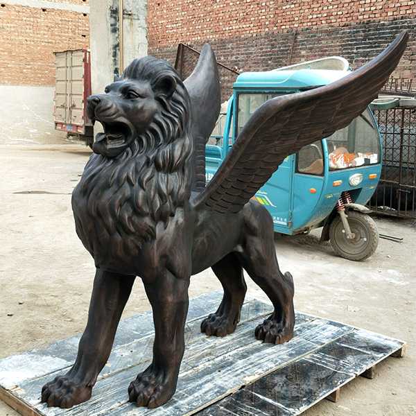 BOKK-654 Life Size Bronze Casting Flying Lion Statue for Front Porch Antique Bronze Garden Animal Sculpture for Sale from China