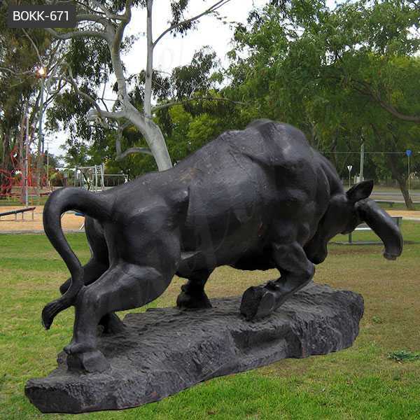 life size bronze bull statue for lawn ornamental charging bull statue for sale