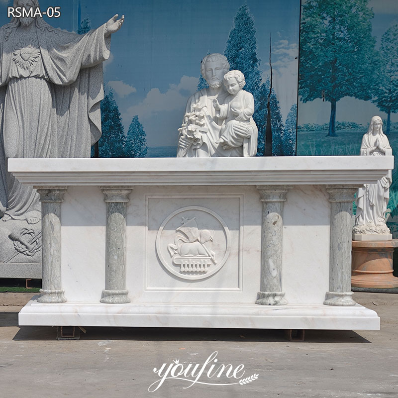 Altar with Victorious Lamb symbol