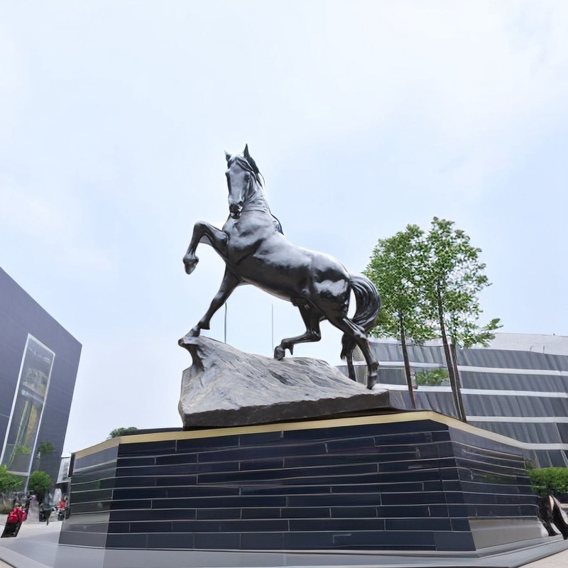 real size outdoor horse sculptures